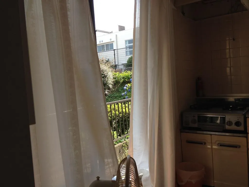 Share House On The Hill Hotel Yokohama  2*, Yokohama (Kanagawa)